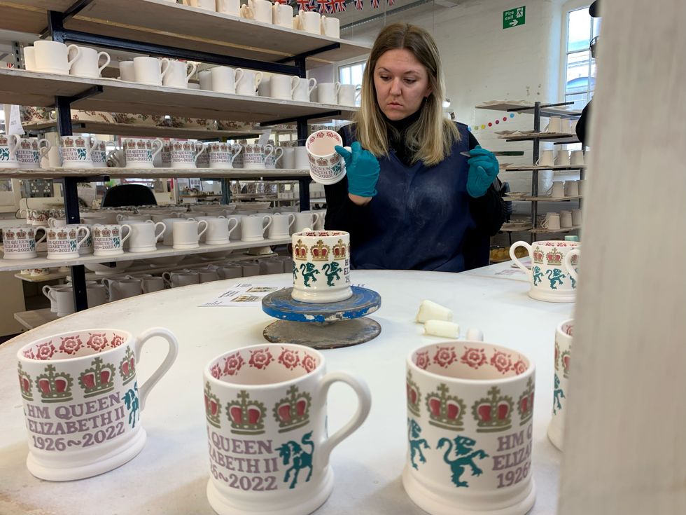 Taza conmemorativa de la reina Isabel II de Emma Bridgewater