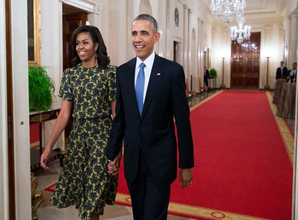 Los retratos oficiales del ex presidente Barack Obama y la primera dama Michelle Obama serán desvelados hoy en la Casa Blanca